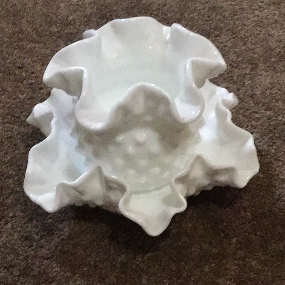 Fenton milk glass small vases